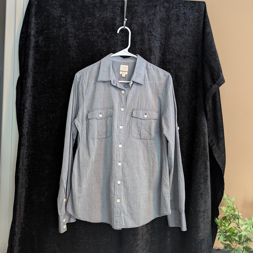 J. Crew  Factory. The Perfect Fit. Light Blue Casual Button-Down Shirt. Size M.
